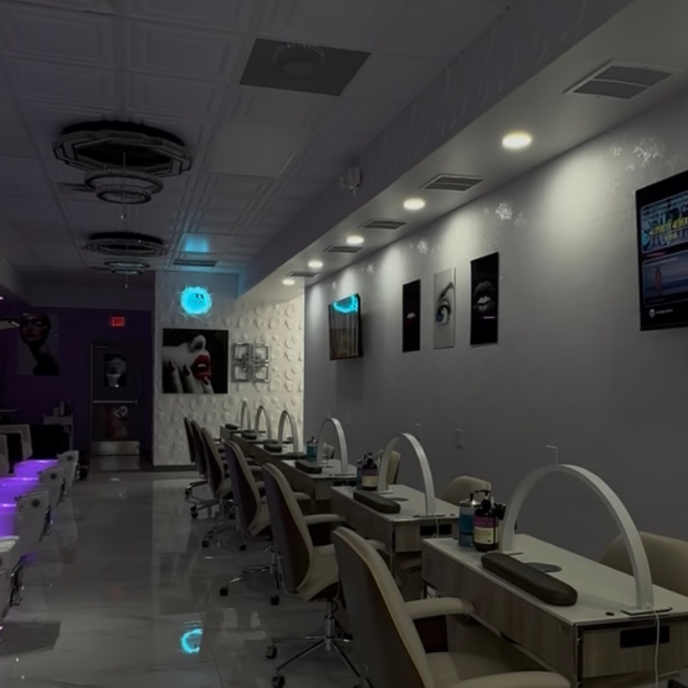 Soak off at GLAMOUR BEAUTY SALON & SPA in el paso, TX
