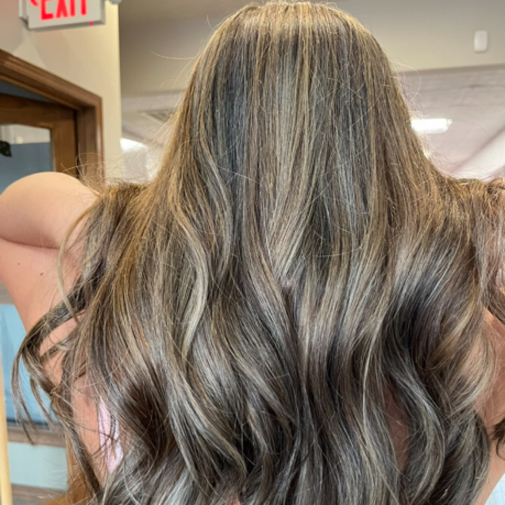 Foil root retouch with Hayley at Colour Lounge Studio in Walla Walla, WA