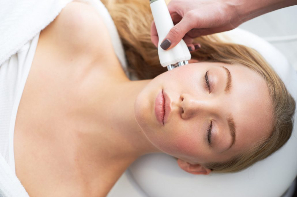 3 Sessions Face & Neck