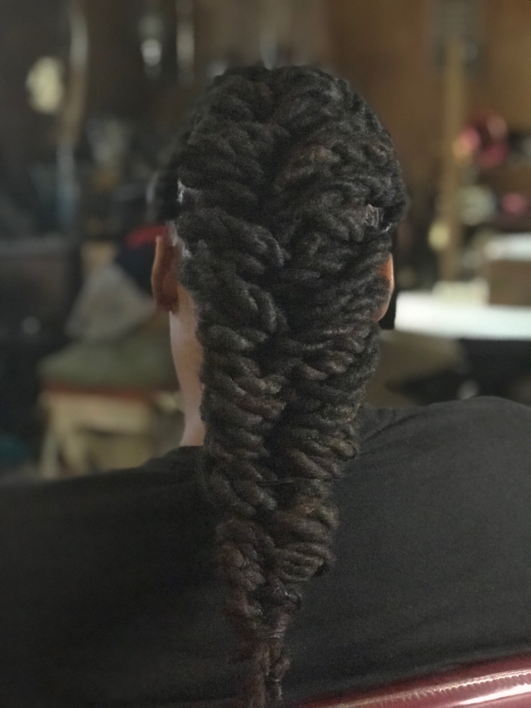 Retwist + Style at HouseOfARAS Smith in Taft, OK