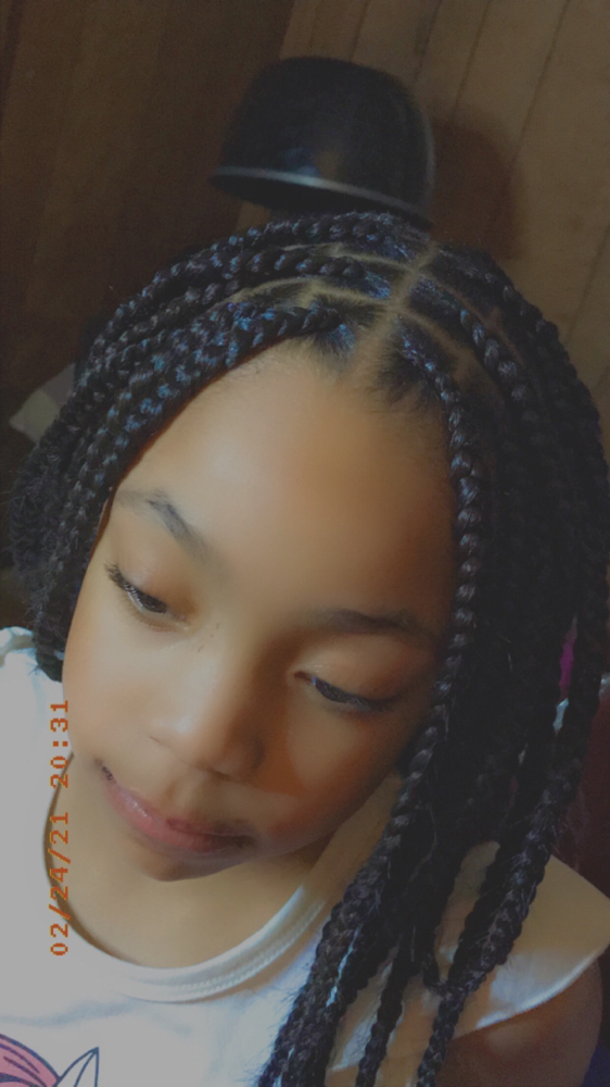 Kids Knotless Braids at HouseOfARAS Smith in Taft, OK