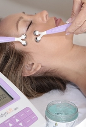 Firm & Transform Lifting Facial