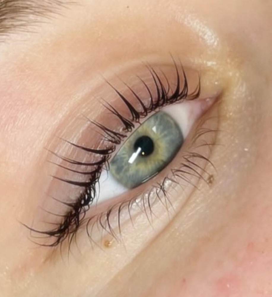 EYELASH LIFT &TINT