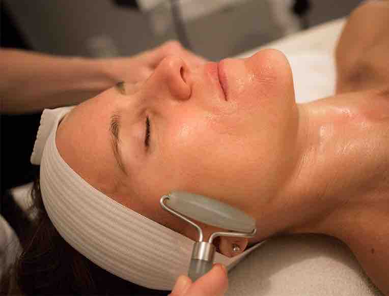 Ayurvedic Signature 75 min Facial