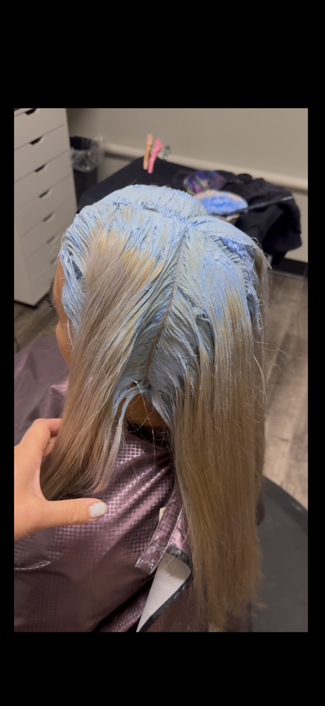 Blonding Root Touch Up