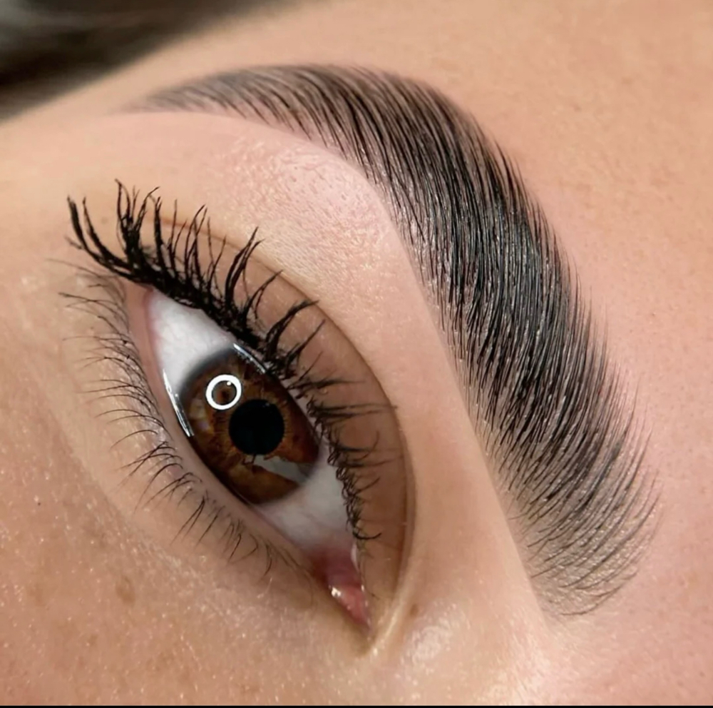 Brow Lamination With Tint