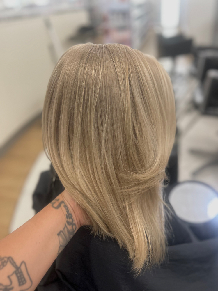 Total Blonde at D'Luxx Beauty in San Antonio, TX