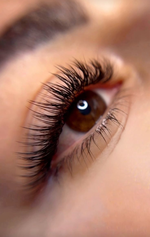 Pestañas Personalizadas at Dream Beauty Spa in Flint, MI