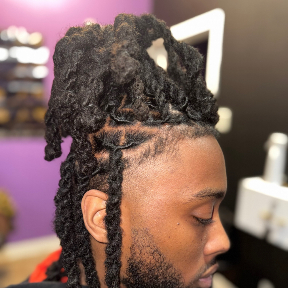High Top Fade Retwist at 4reign Beauty © in Mequon, WI