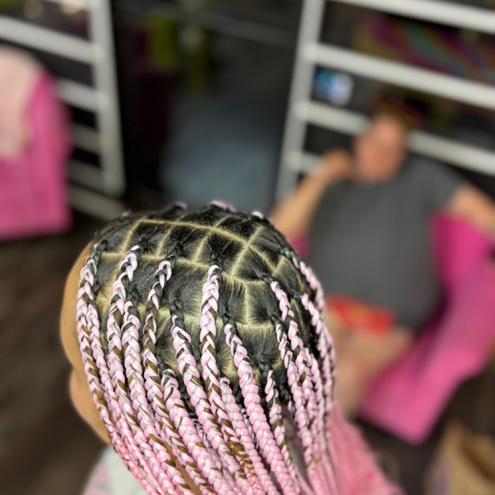 Ahree’s Style Of The Month at Simply Snatched in Nevada, MO