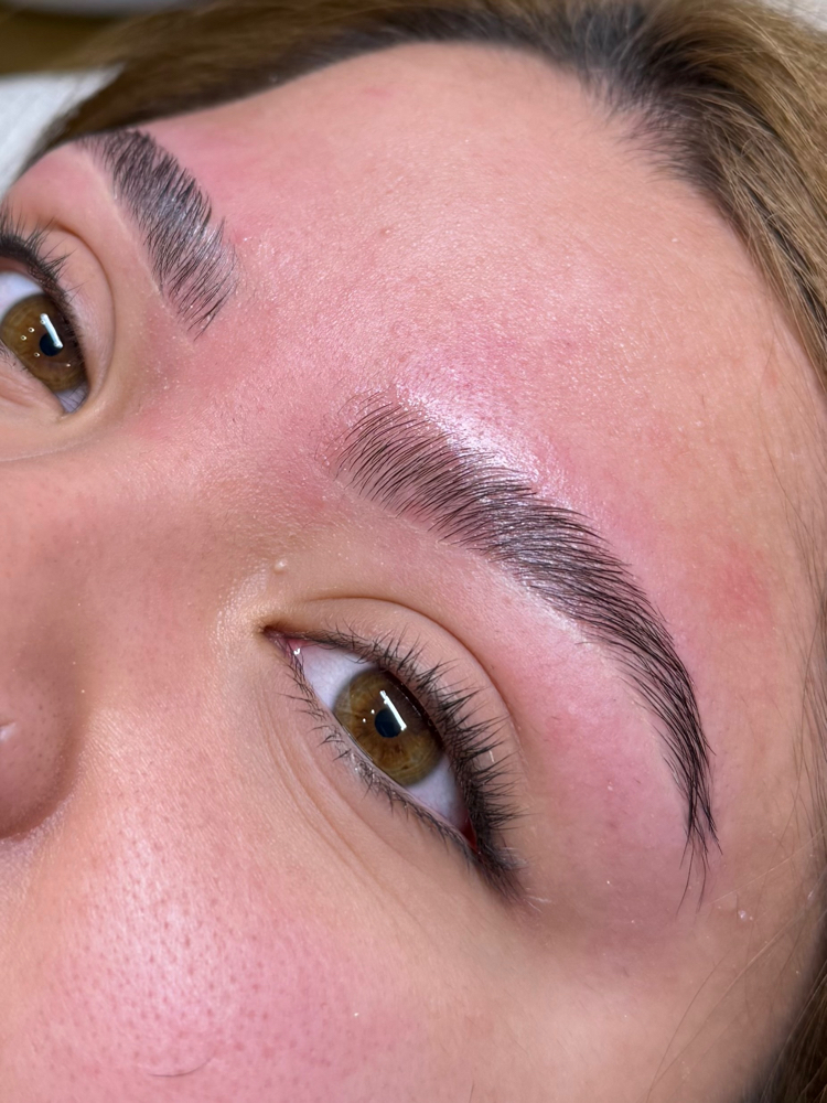 Brow Lamination & Sculpt