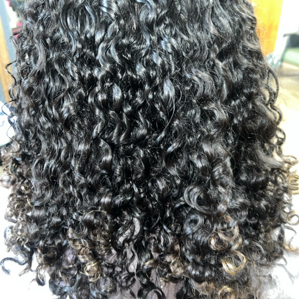 Lets Get Curly Mondays at Amillie Starr HMUA⭐️ in Lawrence, MA
