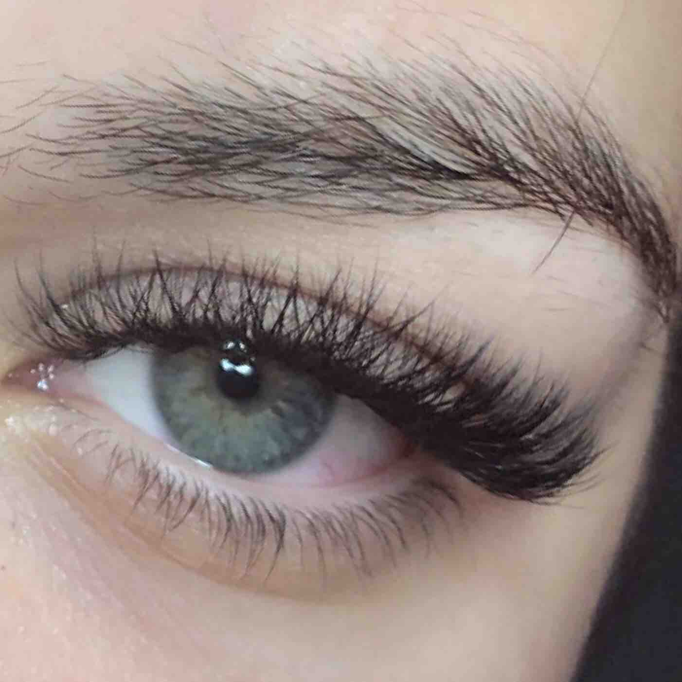 Valencia-Volume Lashes Full Set