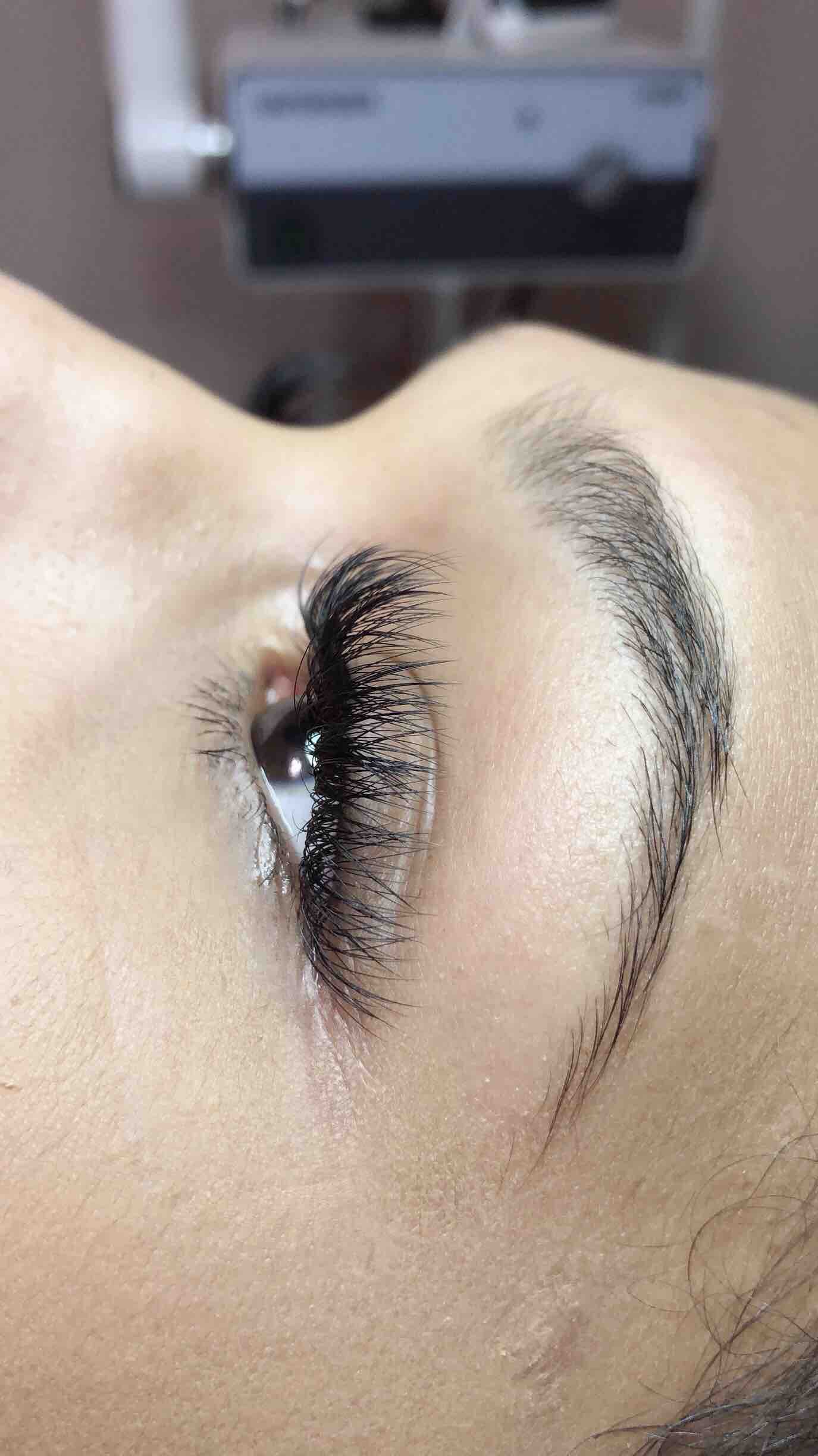 Valencia- Volume Lashes Infill