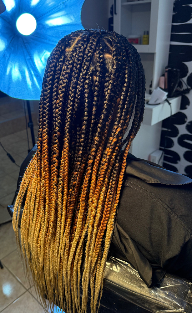 MEDIUM KNOTLESS BRAIDS