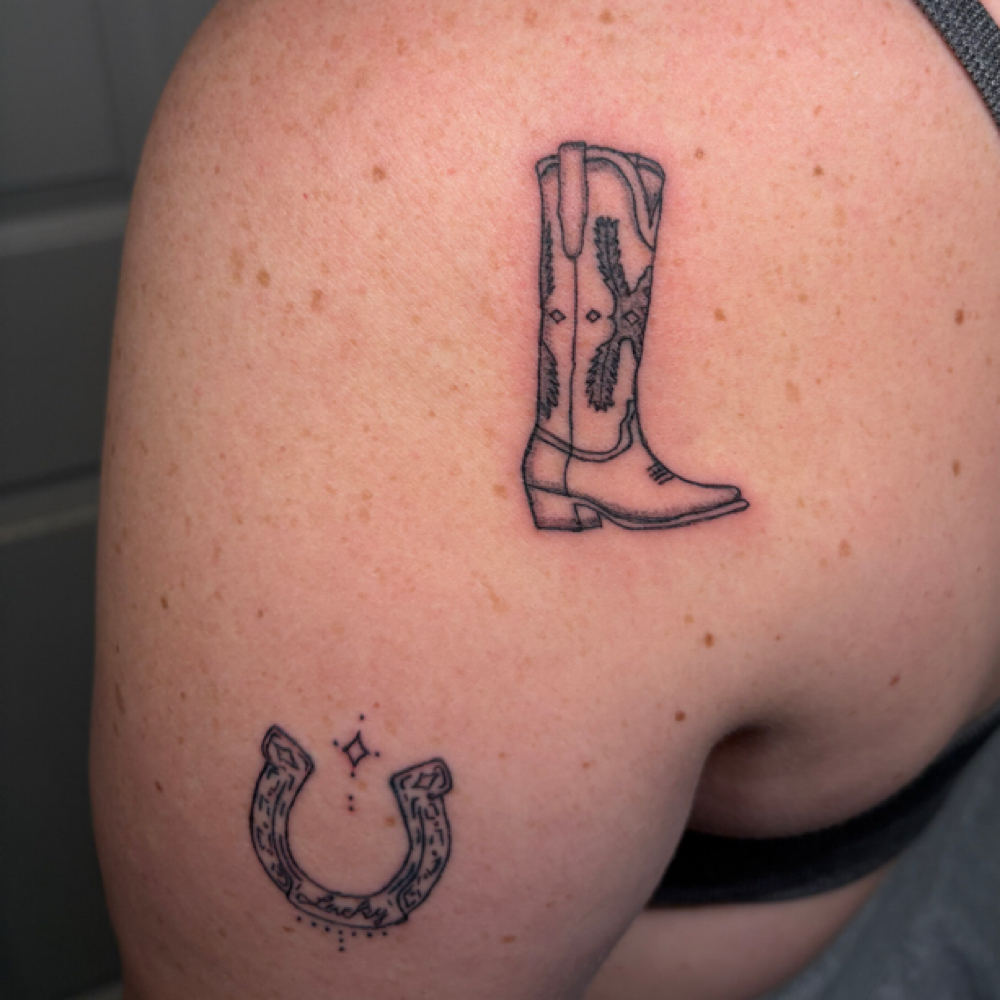 Small Tattoo at Retro Glow Beauty Co in Enumclaw, WA