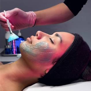 IS CLINICAL Fire & Ice Facial