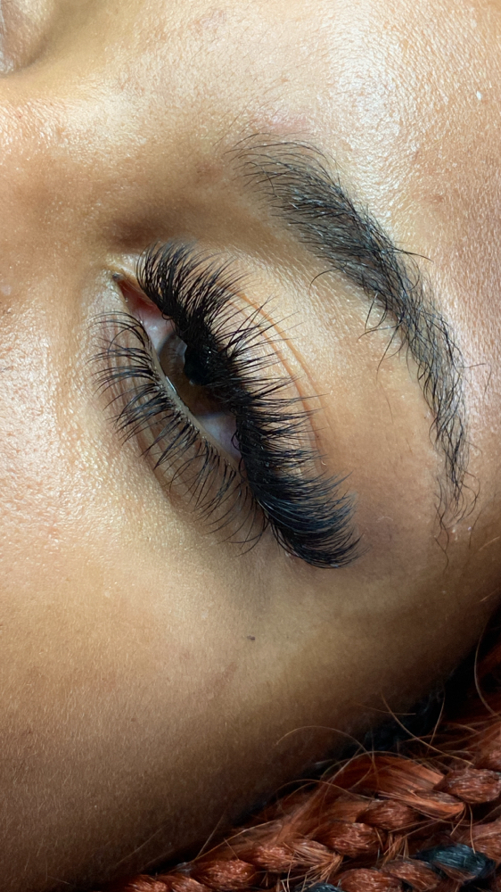 Luscious Vol Set Special (Summer) at Le Papillon Beauty Co. in Beaumont, TX