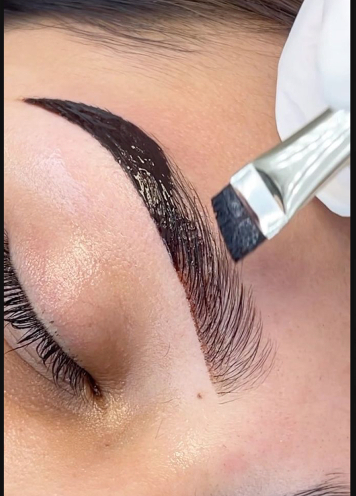 Eyebrow Tinting