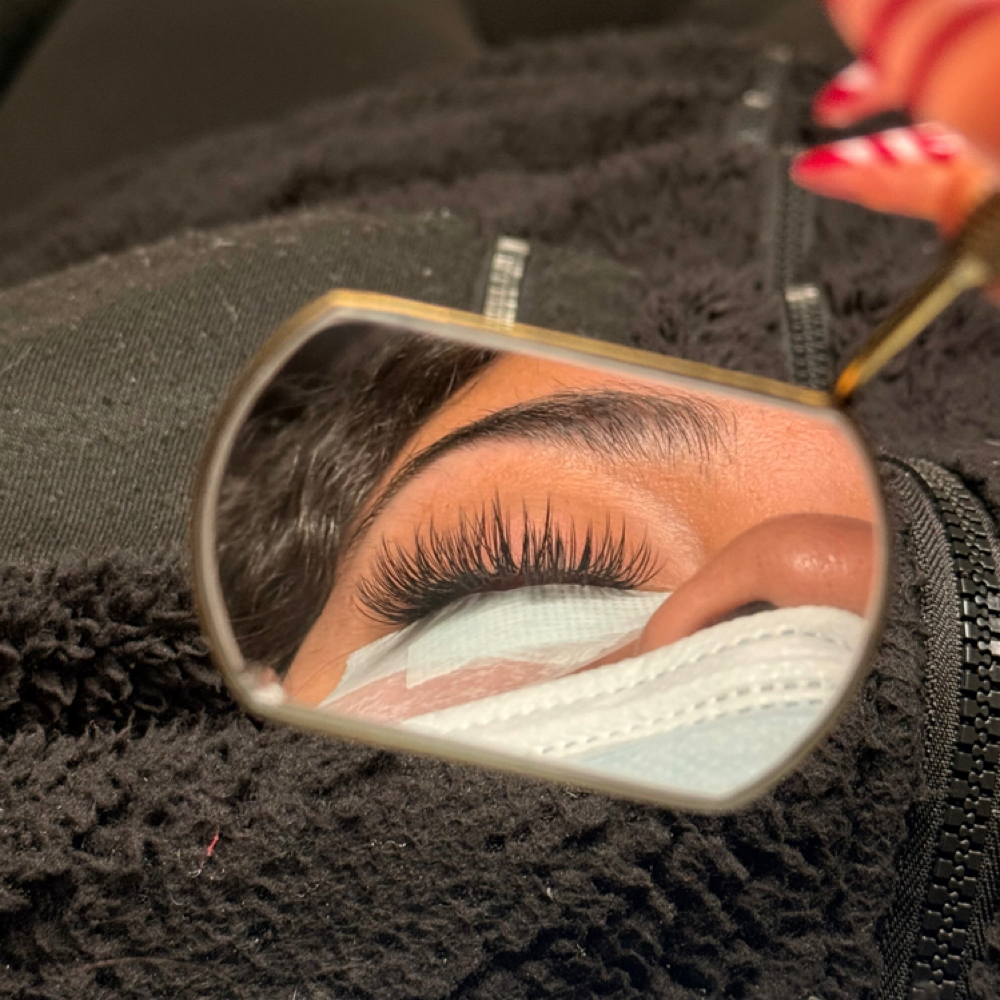 Classic Fullset at Lash Savvy in Englewood, NJ