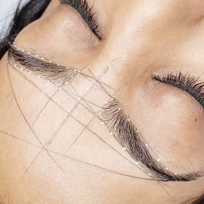 Brow Scultpting - Wax