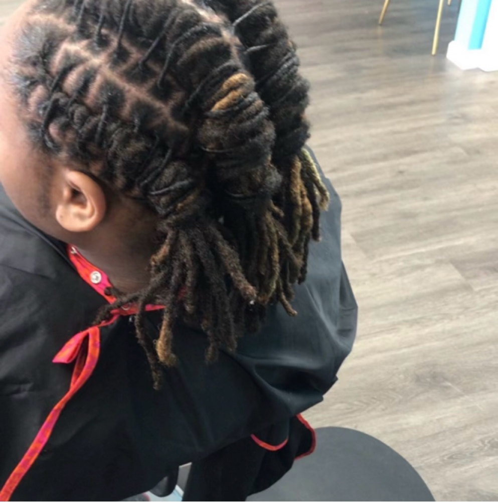 Dread Retwist Selections at 5 ZERO 1 BEAUTY in Saint Joseph, MO