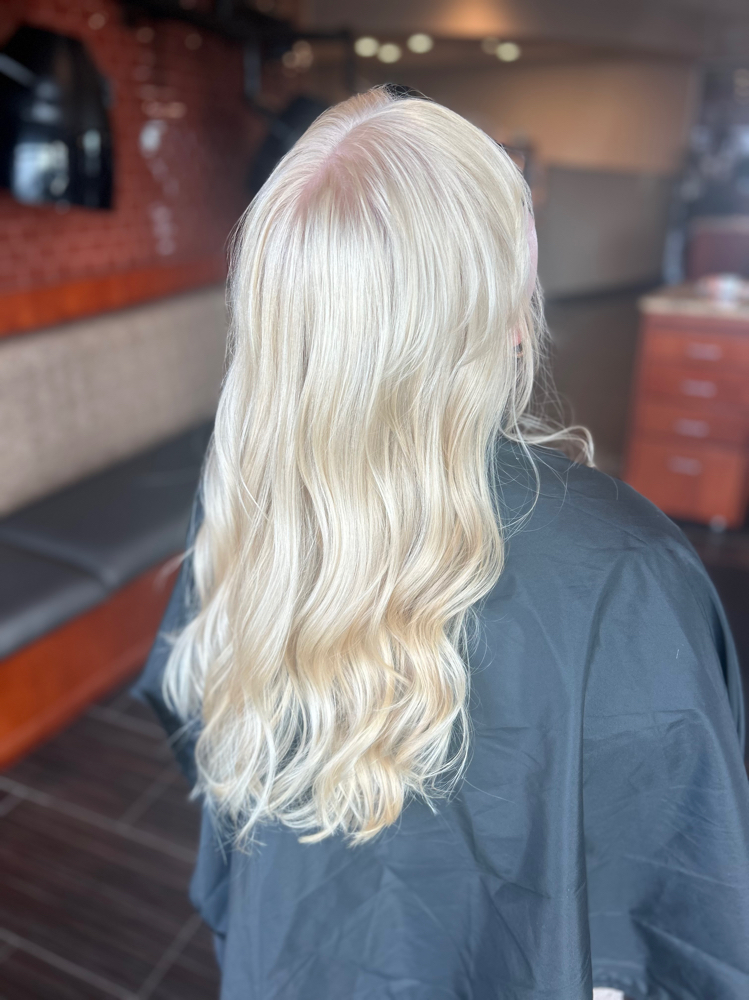 Total Blonde Root Touch Up