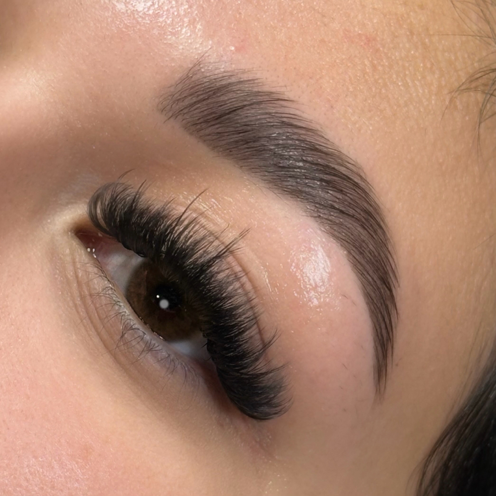 Mega Volume Wispy Full Set