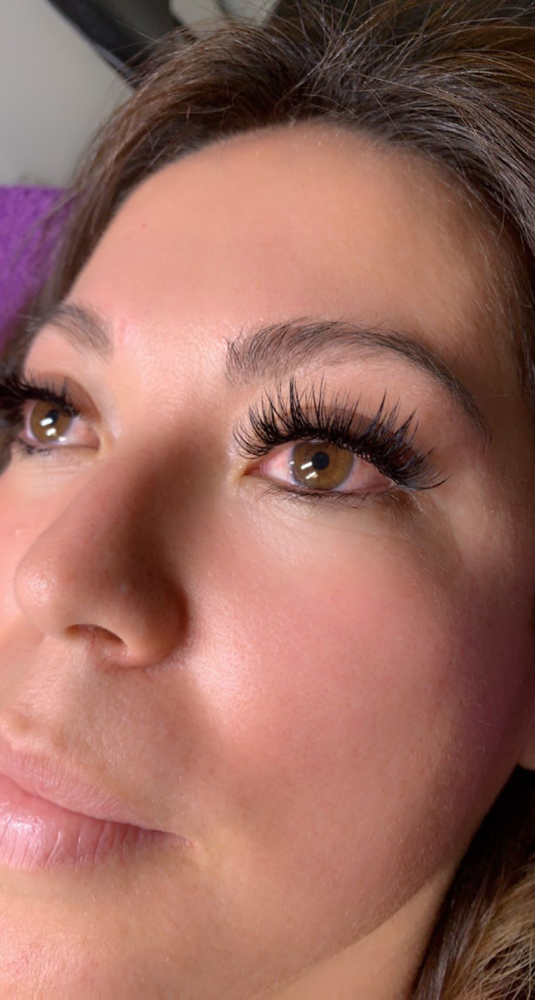Volumen  Eyelashes