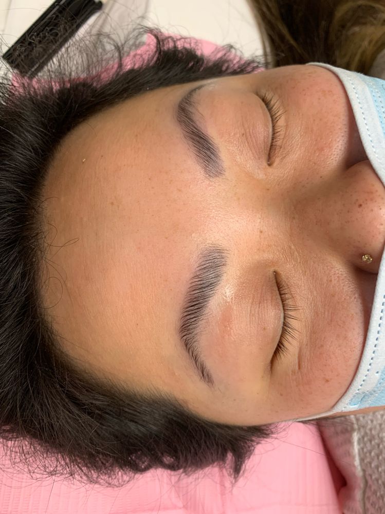 Brow lamination & Tint