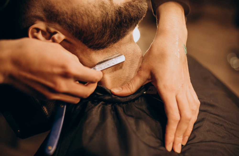 “Old Fashioned” Hot Lather Shave