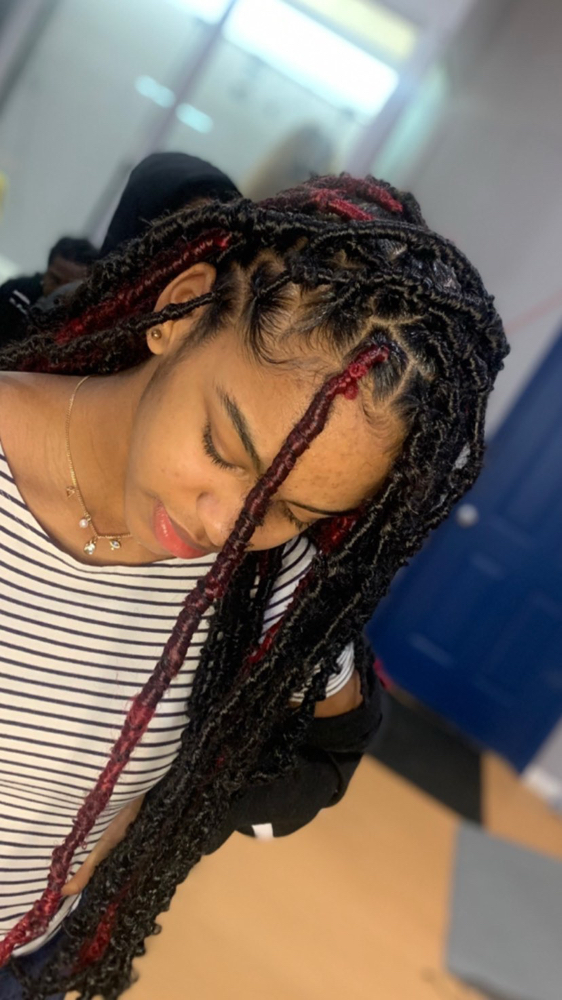 Short Faux/Butterfly🦋 Locs