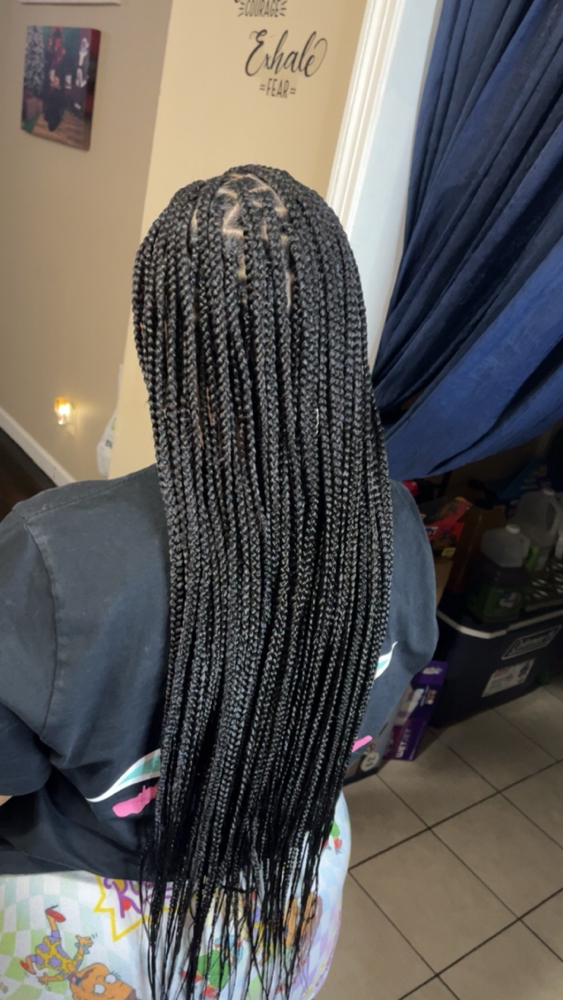 Small Knotless Butt Length