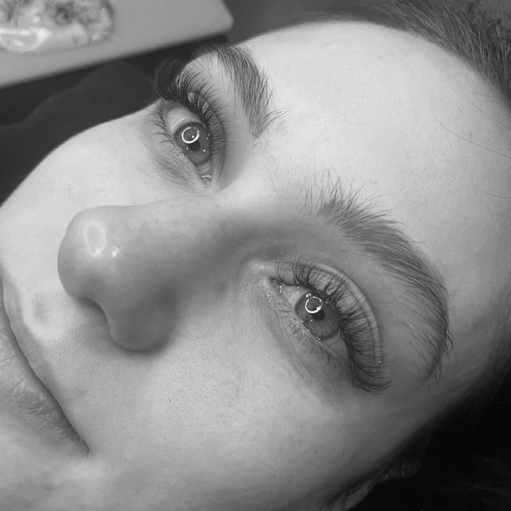 Eyelash Extension Full Set (Hybrid)