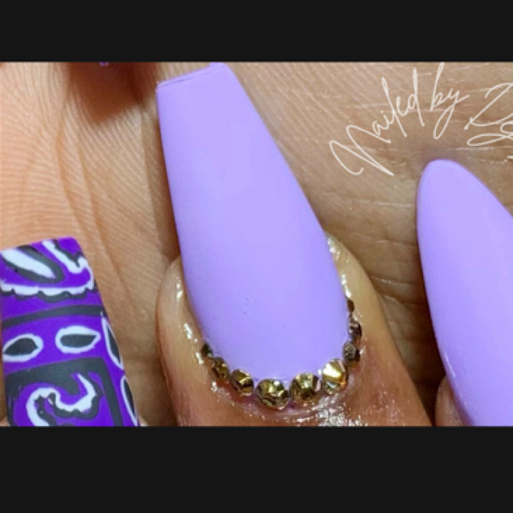 Mini Bling (per nail) at Queen’z & King’z Barber Salon in Murrieta, CA