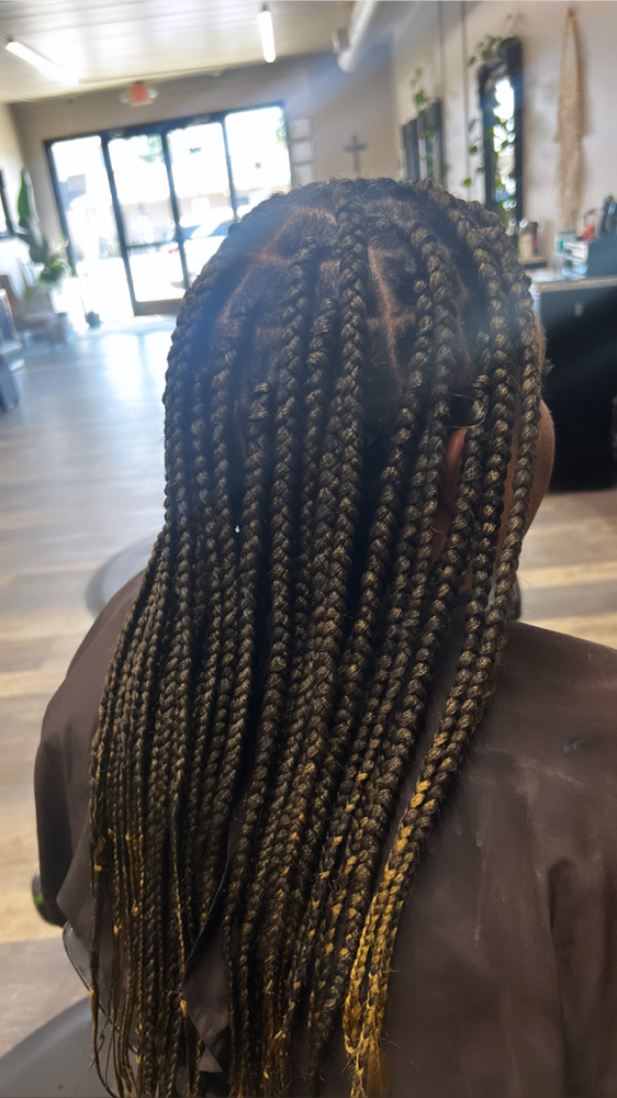 Medium knotless/Box Braids