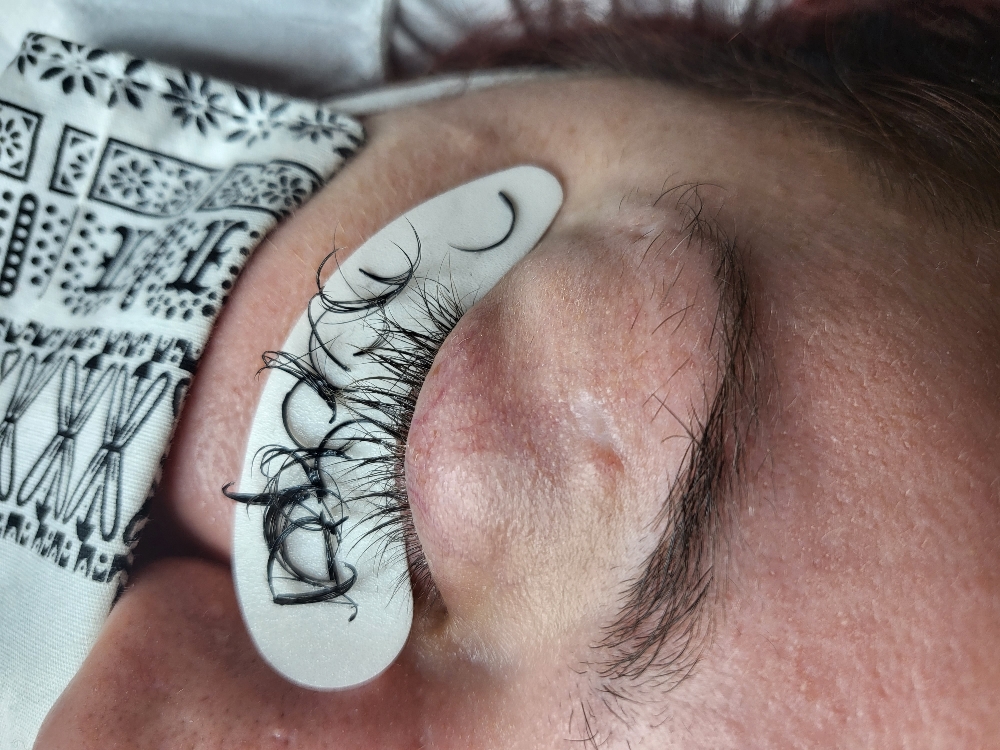 Lash Removal