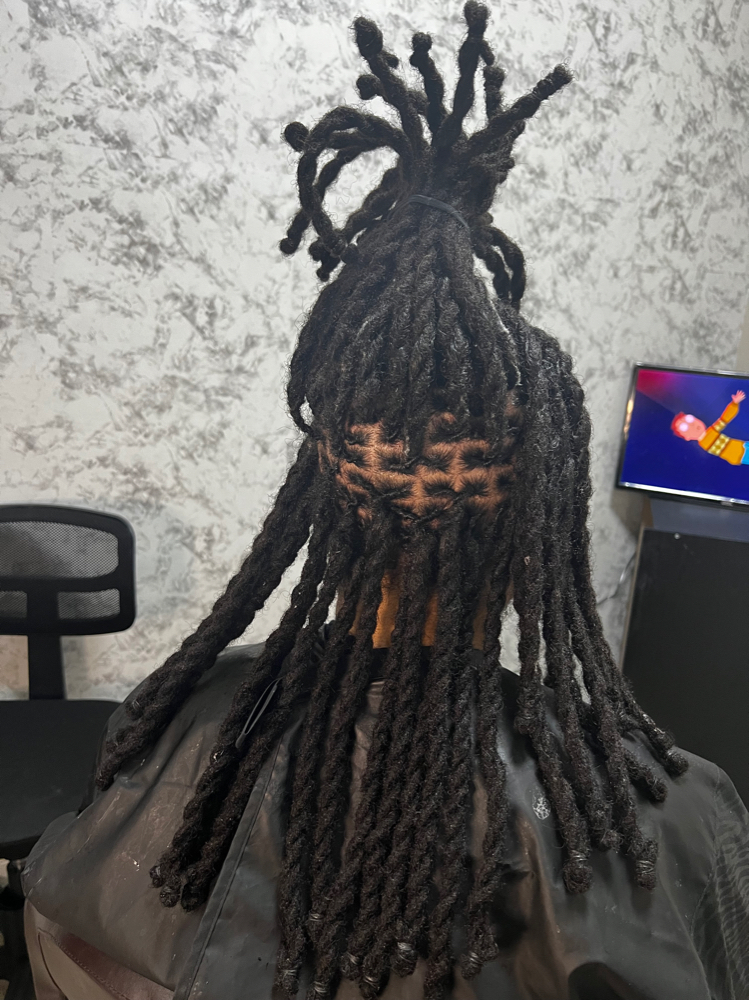 60-100 locs, Up to shoulder length.