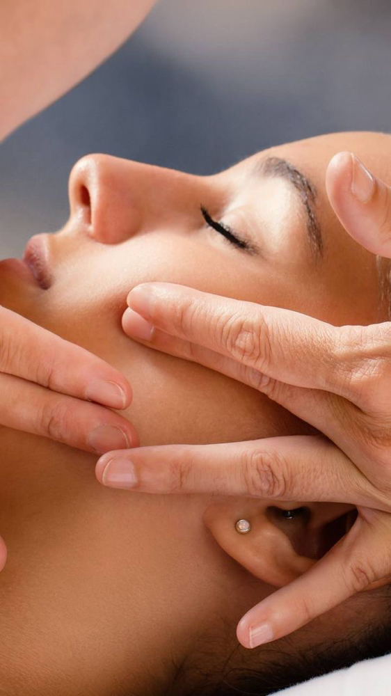Lymphatic Drainage + Cold Therapy at Aesthetics by Isela in River Grove, IL