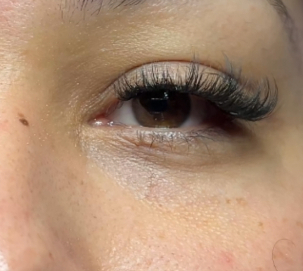 Eyelash Clusters