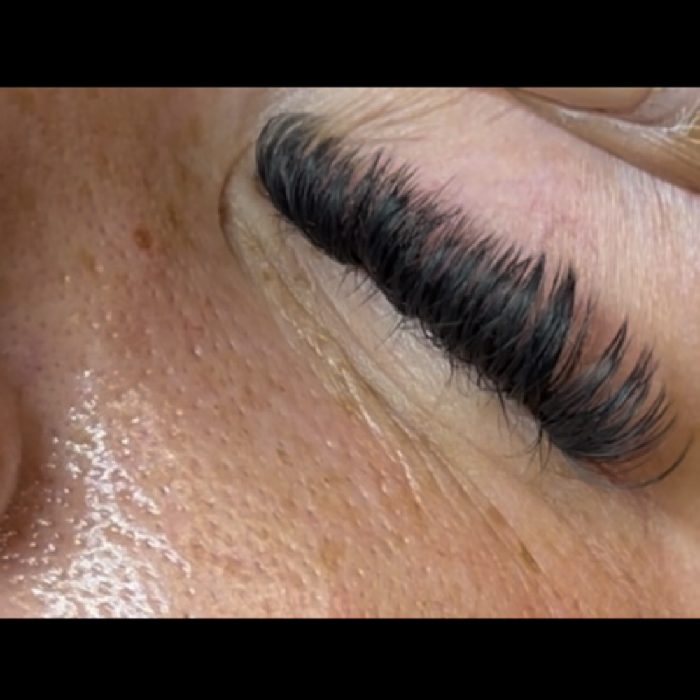 Hybrid Lash Set at Da Bratz Lash & Hair Lab in Bellevue, NE