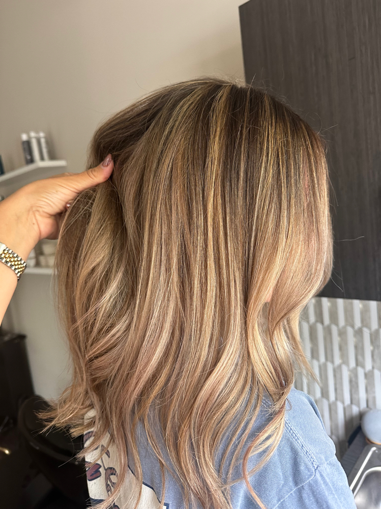 Full Balayage/ Includes Gloss