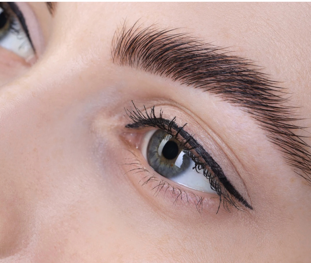 Brow Lamination/tint/shaping