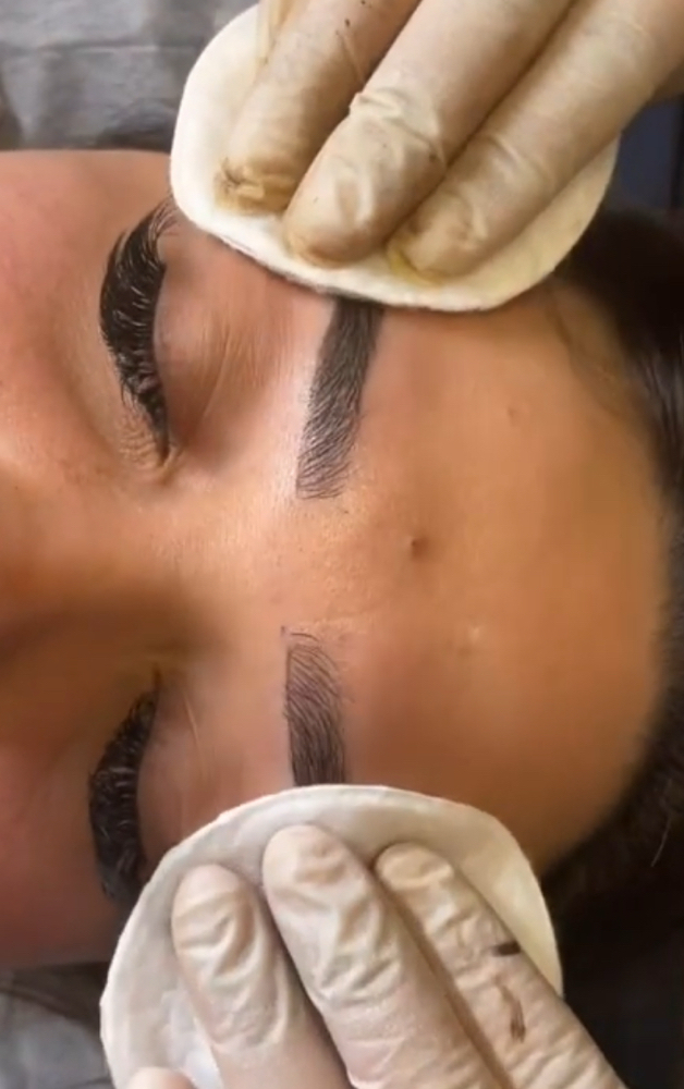 Microblading/Shading 6 Weeks Retouch
