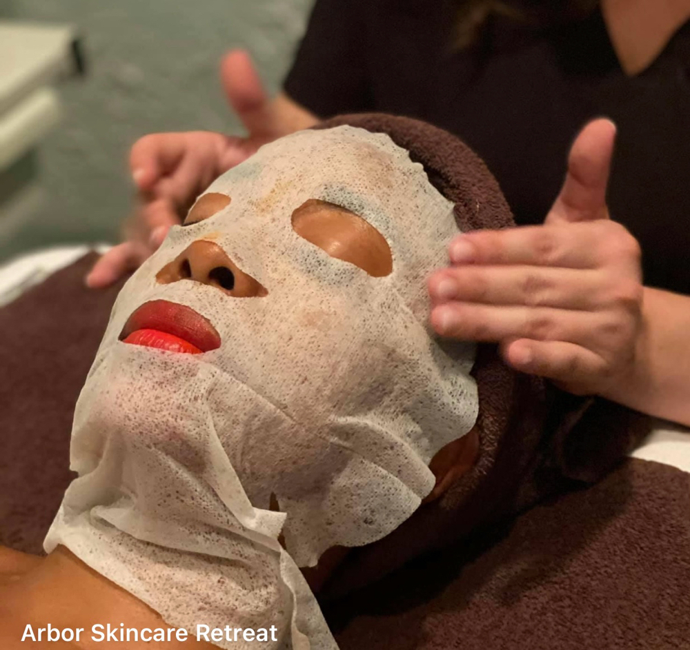 Hydralessence Facial