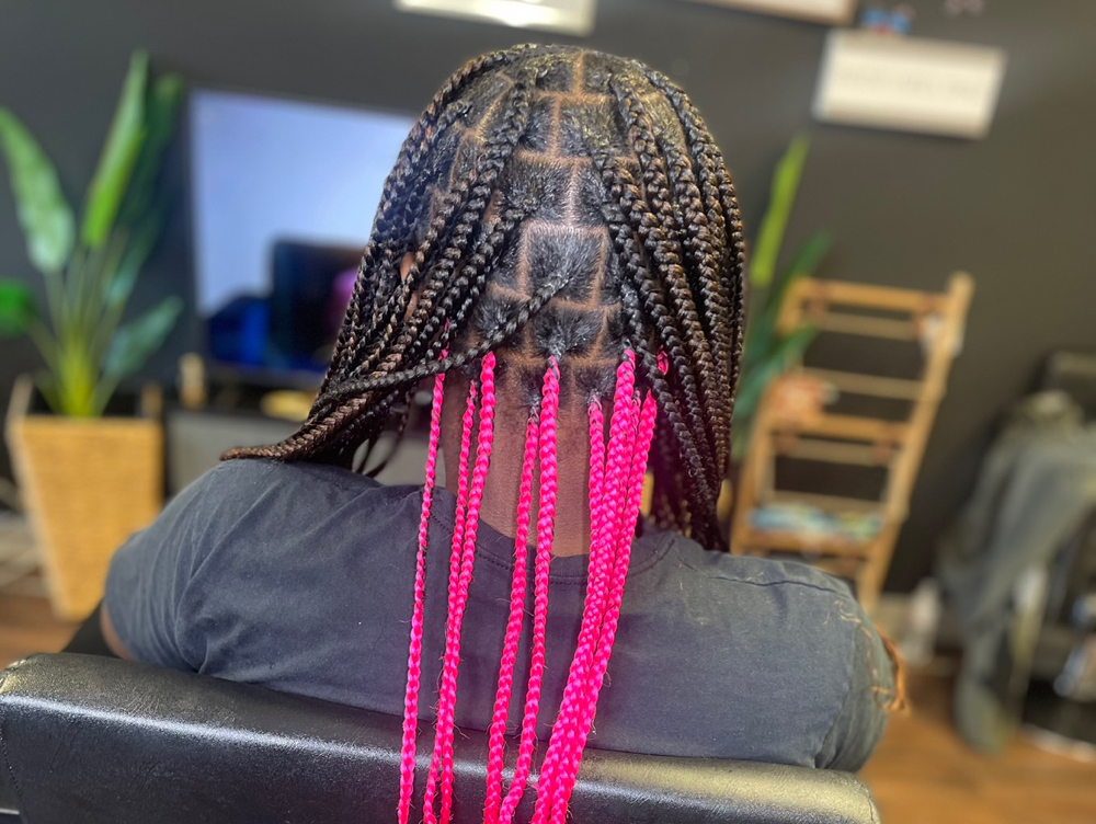 Medium Knotless at 🦋 Blessings Upon Me 🦋 in Cincinnati, OH