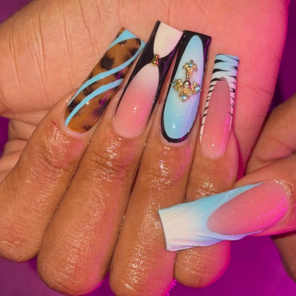 Long Full Set at That Nail Guru in Memphis, TN