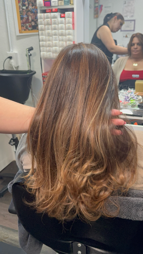 Celulas Madre Para El Cabello at Bianca’s Beauty Salon in Miami Gardens, FL