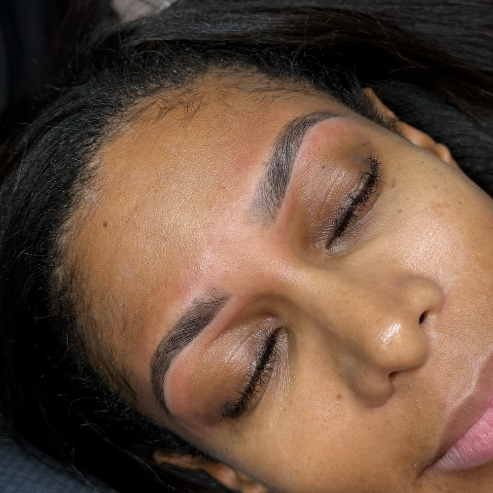 Brow Wax + Tint 🤍