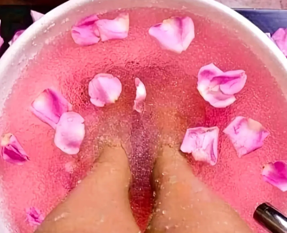 Jelly Pedicure (Classic) at Grace & Gloss in Miller, SD